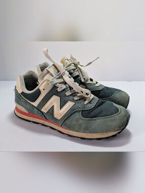 New Balance 574 Sneakers Size 4 Youth/GS Green Cream Classic Casual Shoes